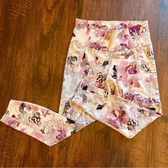 High Rise Athleta Leggings Cropped - Picture 2 of 8